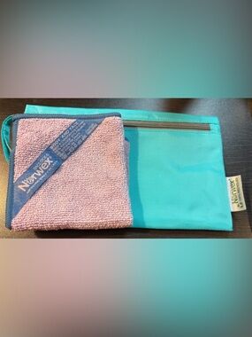 Norwex Body and Facial Towel with Travel Pouch - NEW